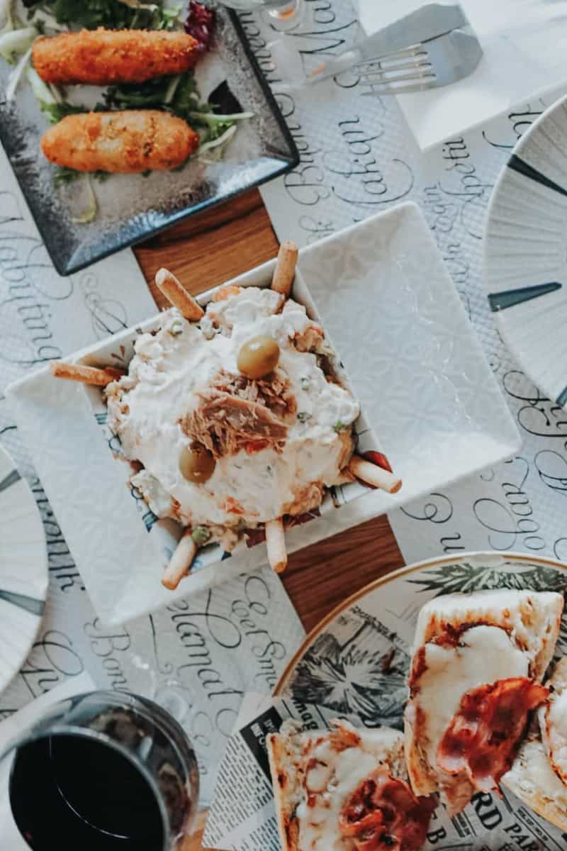 Menú picaeta con tapas variadas para compartir en el centro de Gandía